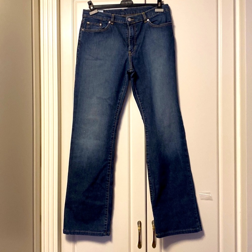 LACOSTE JEANS Sz 42 .